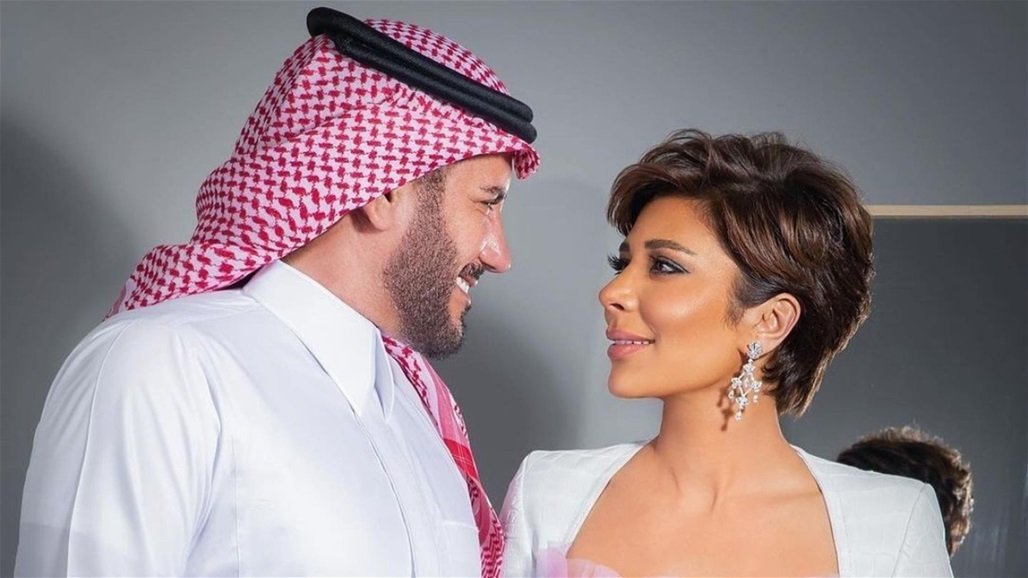أشعلت الفنانة السورية أصالة نصري مواقع التواصل الاجتماعي بقبلة حارة لزوجها على الهواء مباشرة في المملكة العربية السعودية.