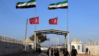 تركيا ترحل 150 لاجئ سوري يحملون أوراق رسمية بشكل قسري إلى أعزاز