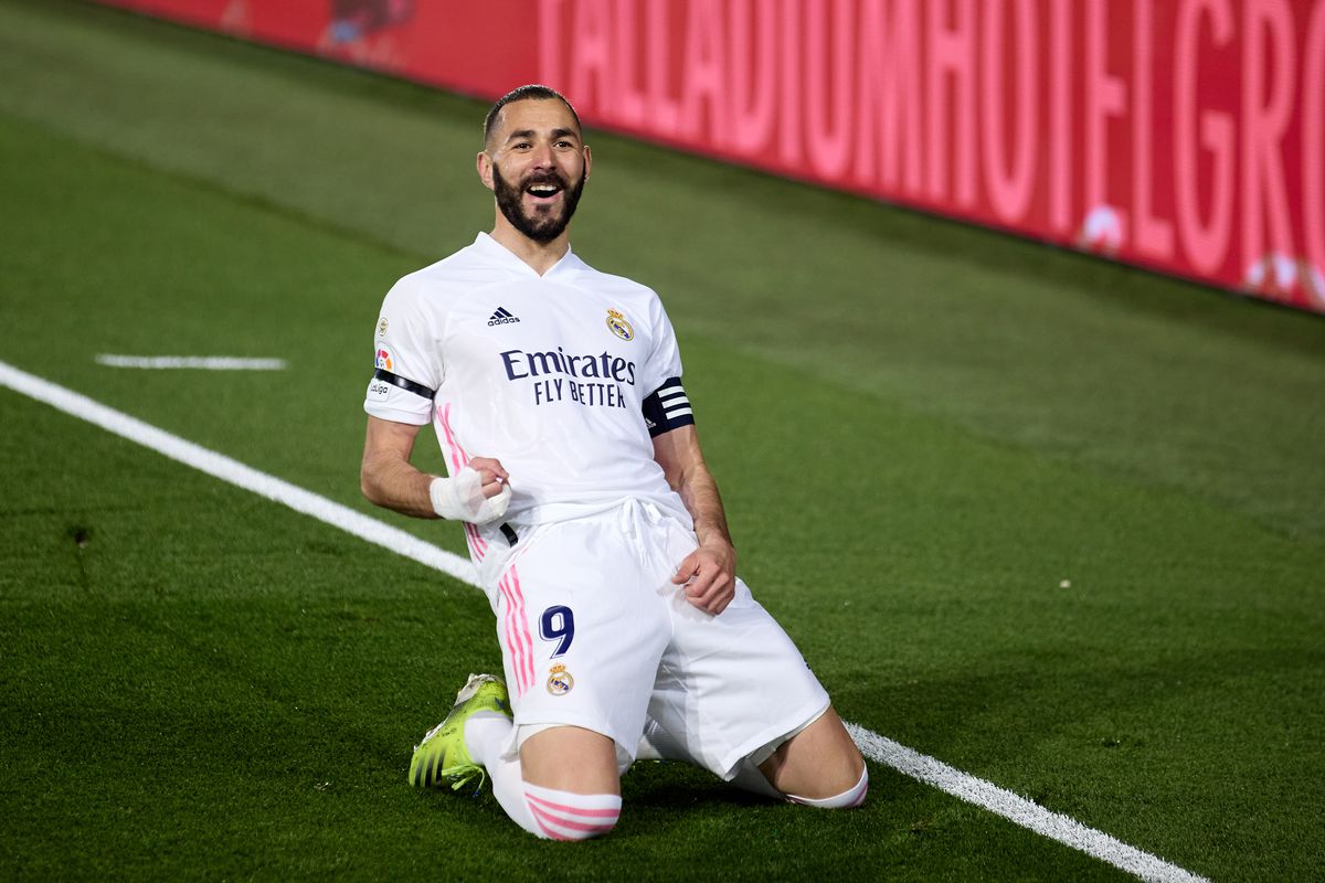 قبل موقعة السوبر الإسباني مع برشلونة..بنزيما زعيم ريال مدريد يضرب رقم قياسي جديد