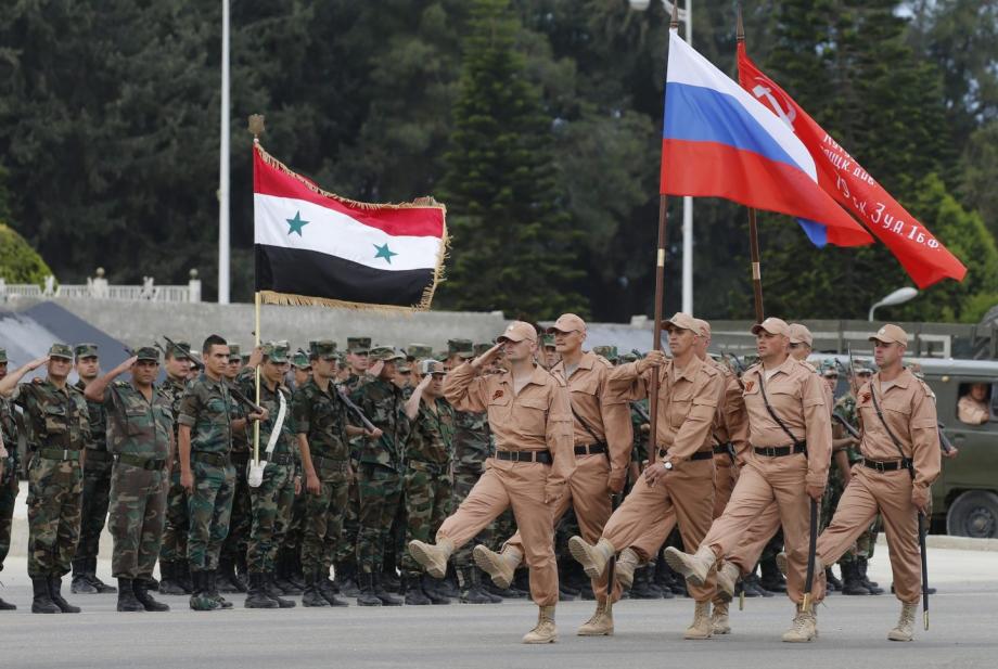 بدأ الحديث في أوكرانيا مؤخراً عن الترحيب بالمتطوعين الأجانب لصد الغزو الروسي ليعود السوريين الفارين من جحيم الأسد إلى الواجهة مجدداً.