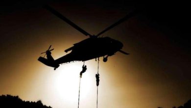 انتشلت فرق منظمة الدفاع المدني عددًا من الجثث وأسعفت آخرين بعد ليلة دامية في بلدة أطمة جراء عمليات إنزال جوي لقوات التحالف الدولي