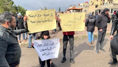   أهالي السويداء يطردون موظفي الأسد من البلدية ويطالبون طرطوس وحلب بالفزعة